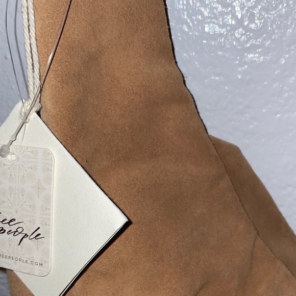 Free People Hudson Suede Crossbody Bag pirate gold NWT - Picture 11 of 14